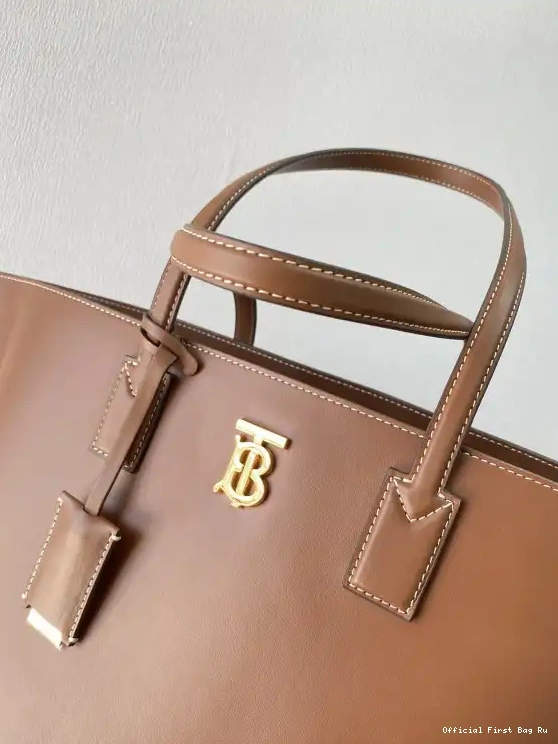 Official First Bag Ru Leather Tote Medium BURBERRY Motif Monogram 0506